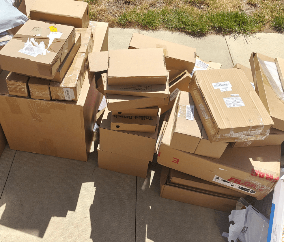 Amazon returns large box 🎁 - Mystery Deals