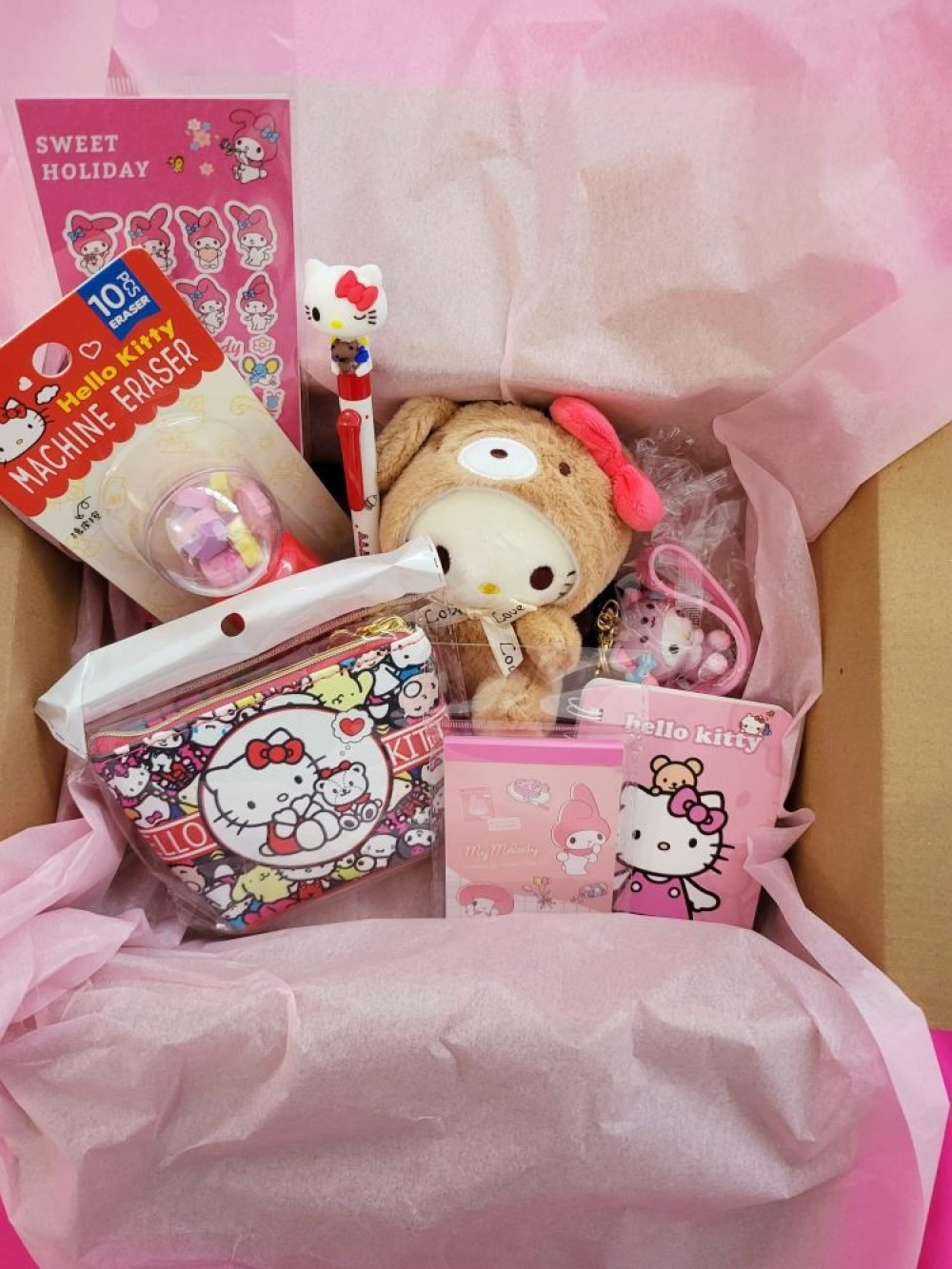 Sanrio Mystery box - Hello Kitty, Cinnamoroll, Kuromi - Mystery Deals